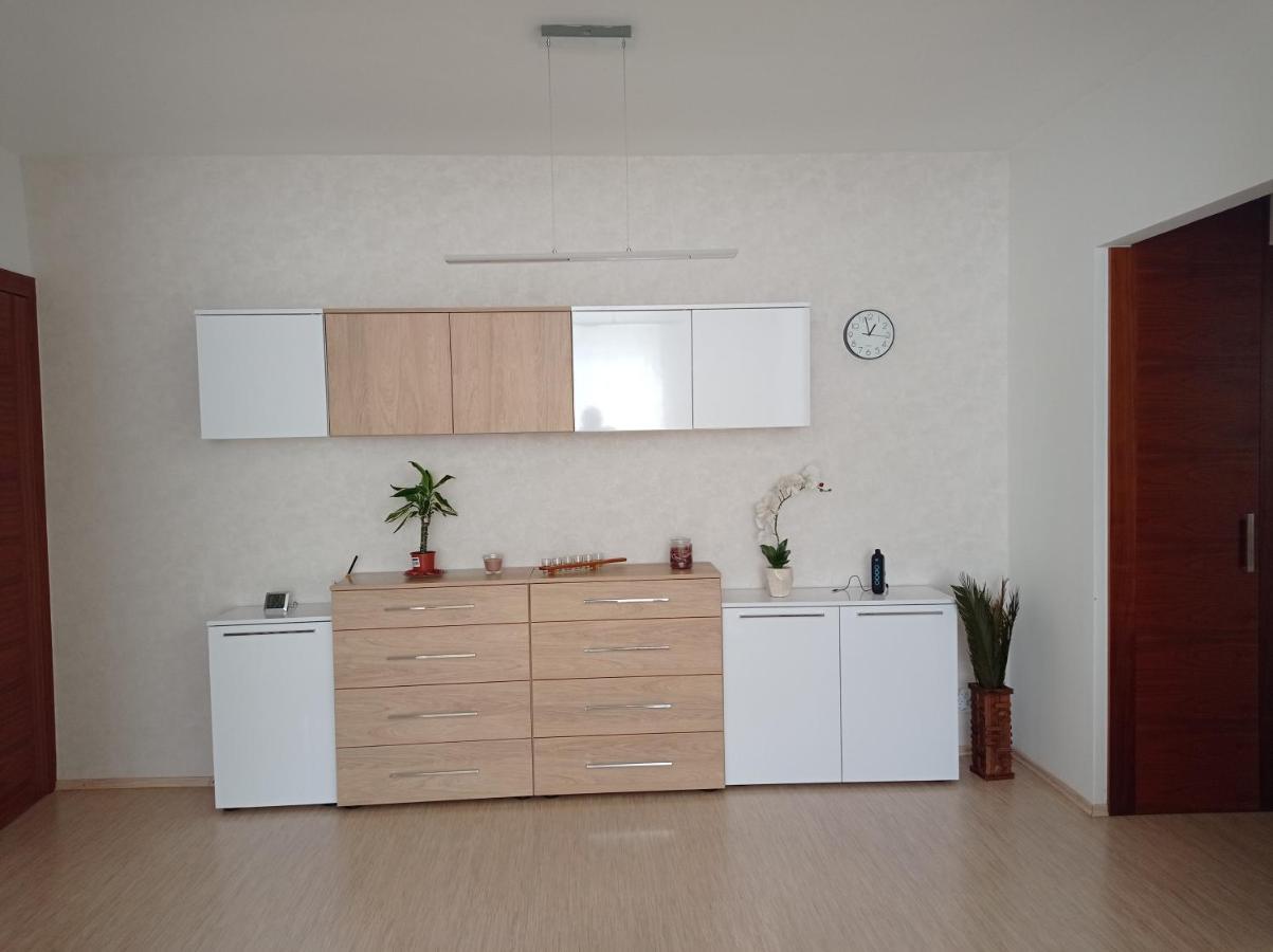 Amazing Flat In Old Town With Large Balcony Lejlighed Bratislava Eksteriør billede